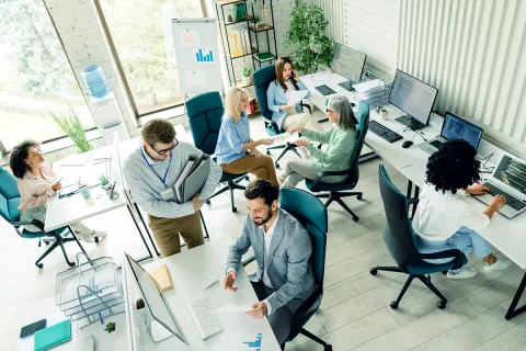 US-solutions-partners-working-together